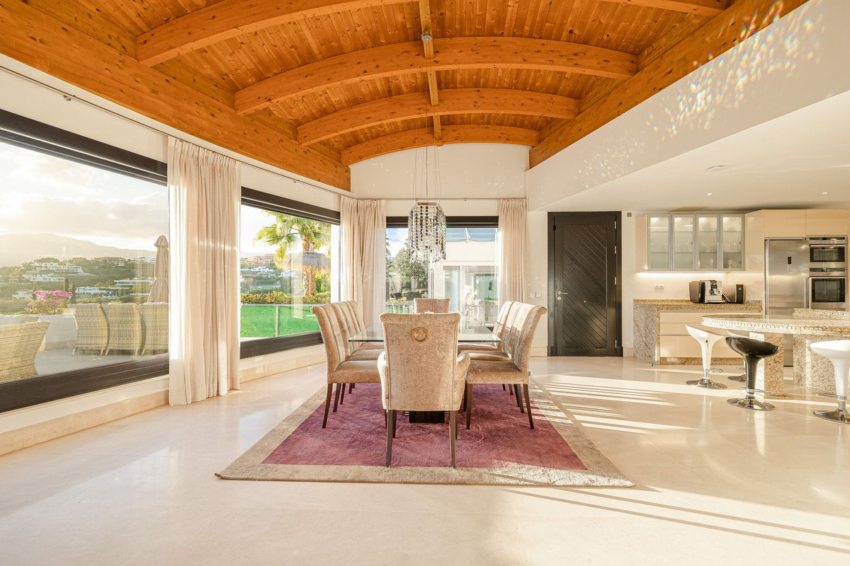 8 Bed Townhouse for sale in Los Flamingos Costa Del Sol, Málaga, Spain