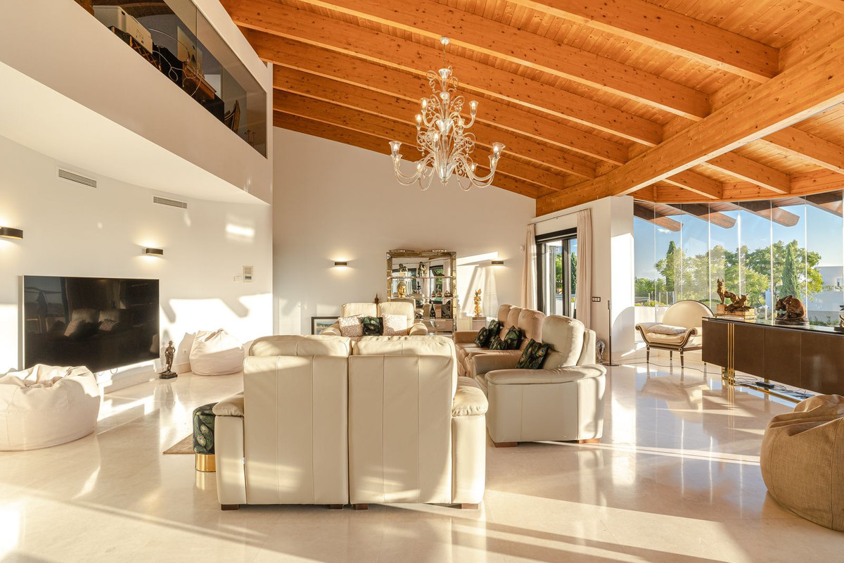 8 Bed Townhouse for sale in Los Flamingos Costa Del Sol, Málaga, Spain
