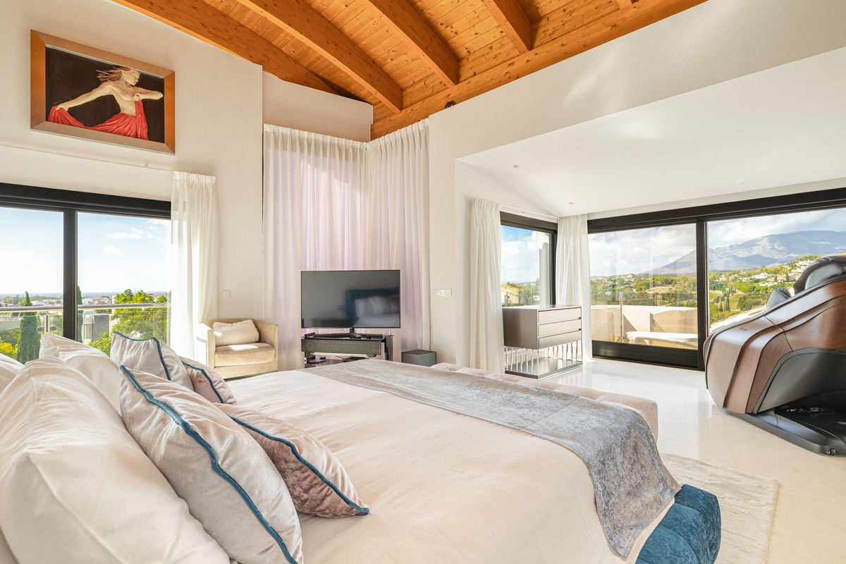 8 Bed Townhouse for sale in Los Flamingos Costa Del Sol, Málaga, Spain