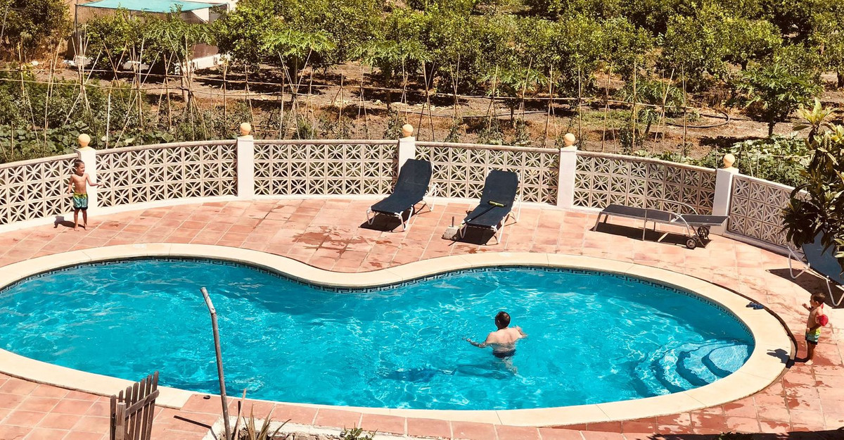 7 Bed Townhouse for sale in Cancelada Costa Del Sol, Málaga, Spain