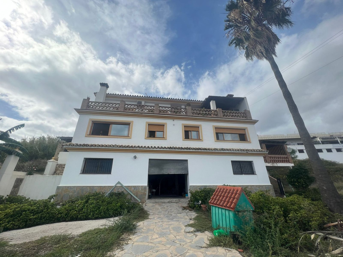 7 Bed Townhouse for sale in Cancelada Costa Del Sol, Málaga, Spain