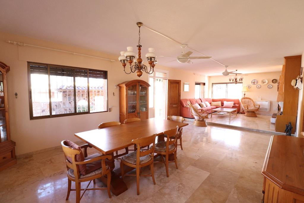 Se vende Villa - Chalet de 5 dormitorios en Costa Blanca, Alicante, España
