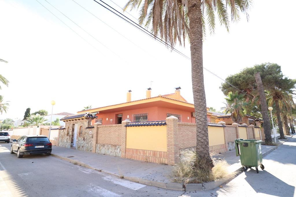 Se vende Villa - Chalet de 5 dormitorios en Costa Blanca, Alicante, España