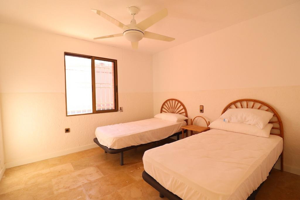 Se vende Villa - Chalet de 5 dormitorios en Costa Blanca, Alicante, España