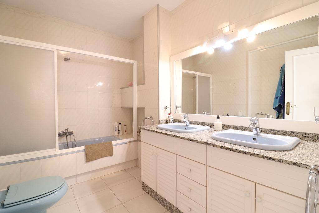 Se vende Villa - Chalet de 5 dormitorios en Costa Blanca, Alicante, España
