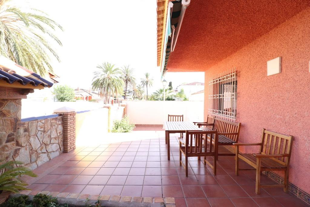 Se vende Villa - Chalet de 5 dormitorios en Costa Blanca, Alicante, España