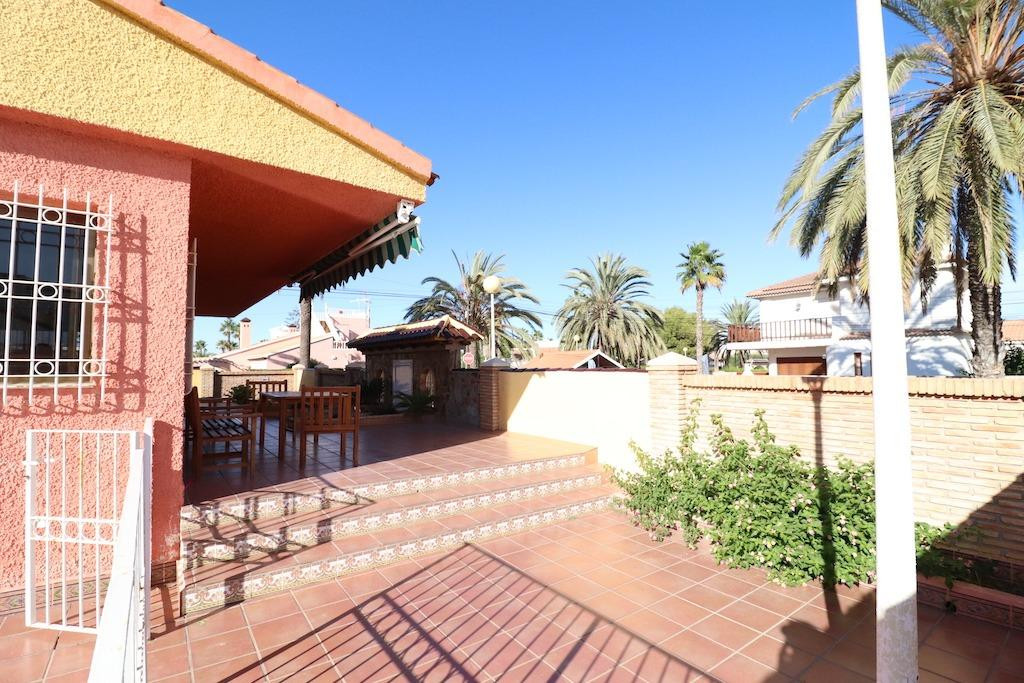 Se vende Villa - Chalet de 5 dormitorios en Costa Blanca, Alicante, España