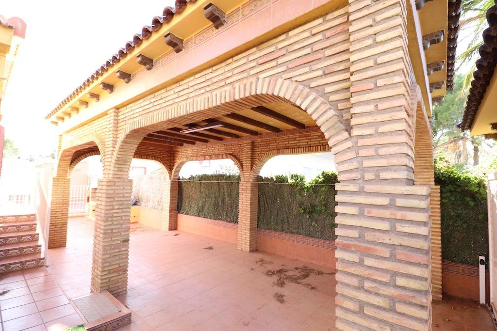 Se vende Villa - Chalet de 5 dormitorios en Costa Blanca, Alicante, España