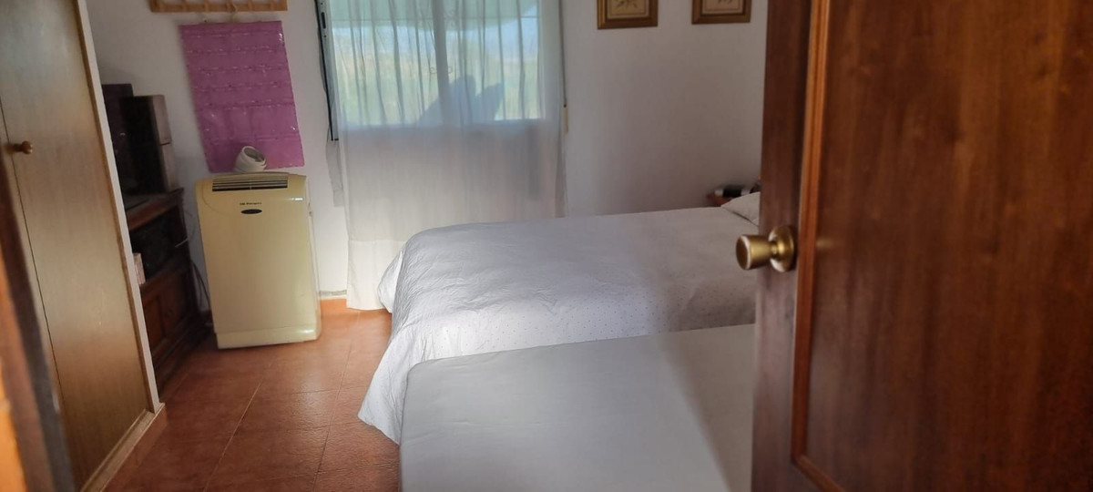 Se vende Finca - Cortijo de 3 dormitorios en Costa Del Sol, Málaga, España