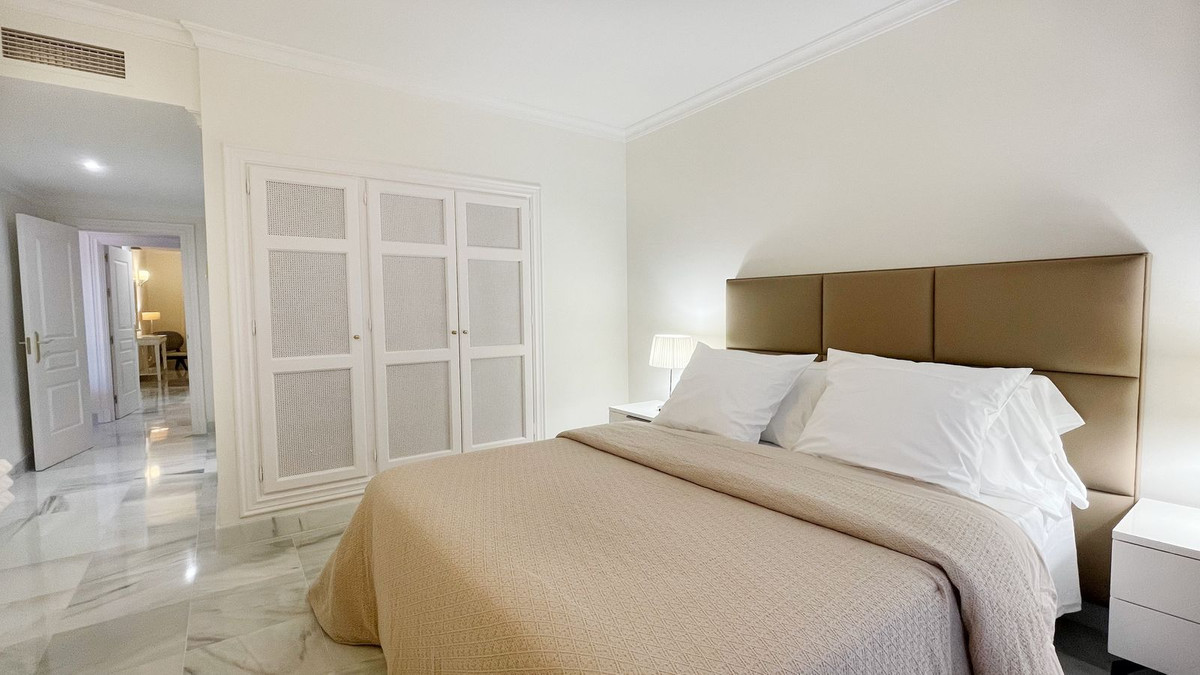 3 Bed Apartment for sale in Monte Halcones Costa Del Sol, Málaga, Spain
