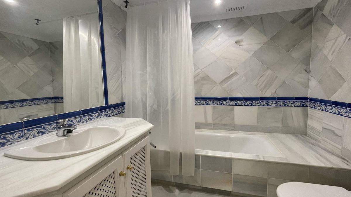 3 Bed Apartment for sale in Monte Halcones Costa Del Sol, Málaga, Spain