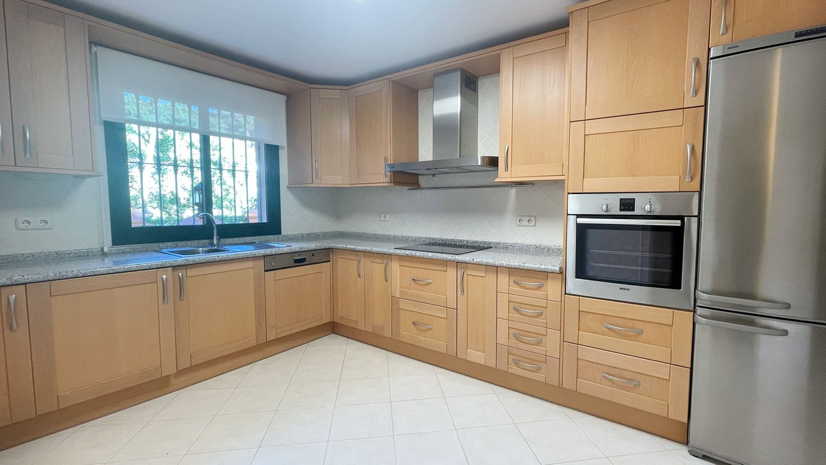 3 Bed Apartment for sale in Monte Halcones Costa Del Sol, Málaga, Spain