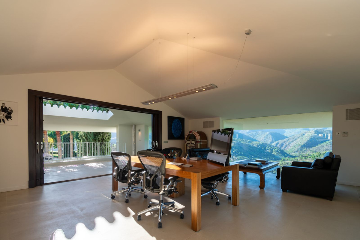 Se vende Villa - Chalet de 8 dormitorios en Costa Del Sol, Málaga, España