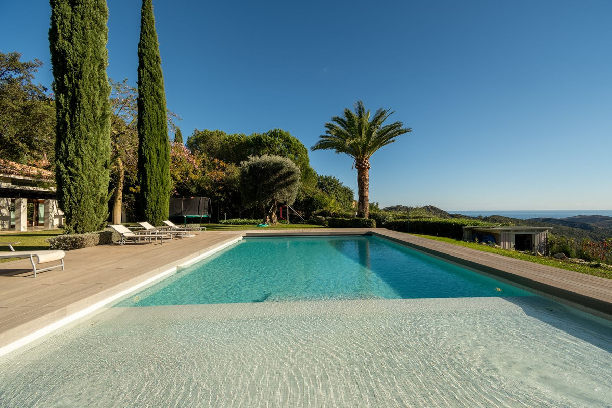 Se vende Villa - Chalet de 8 dormitorios en Costa Del Sol, Málaga, España
