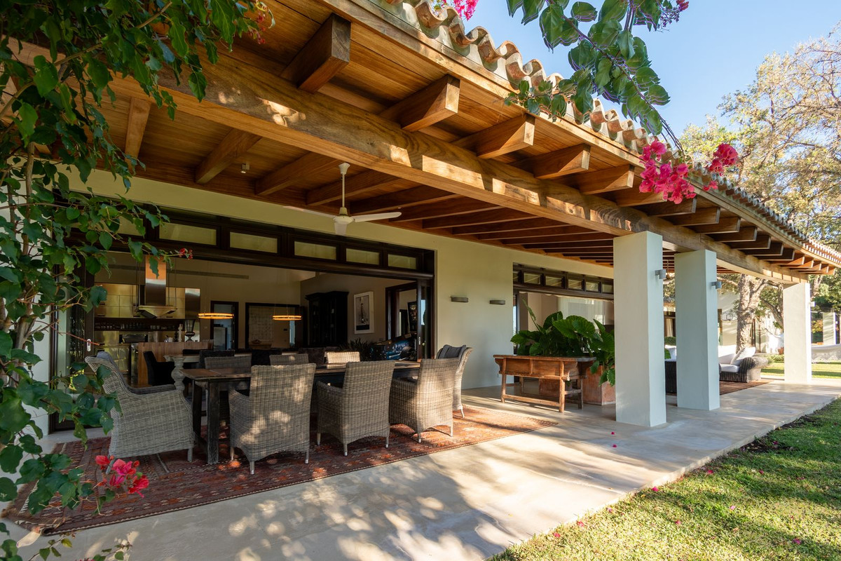 Se vende Villa - Chalet de 8 dormitorios en Costa Del Sol, Málaga, España