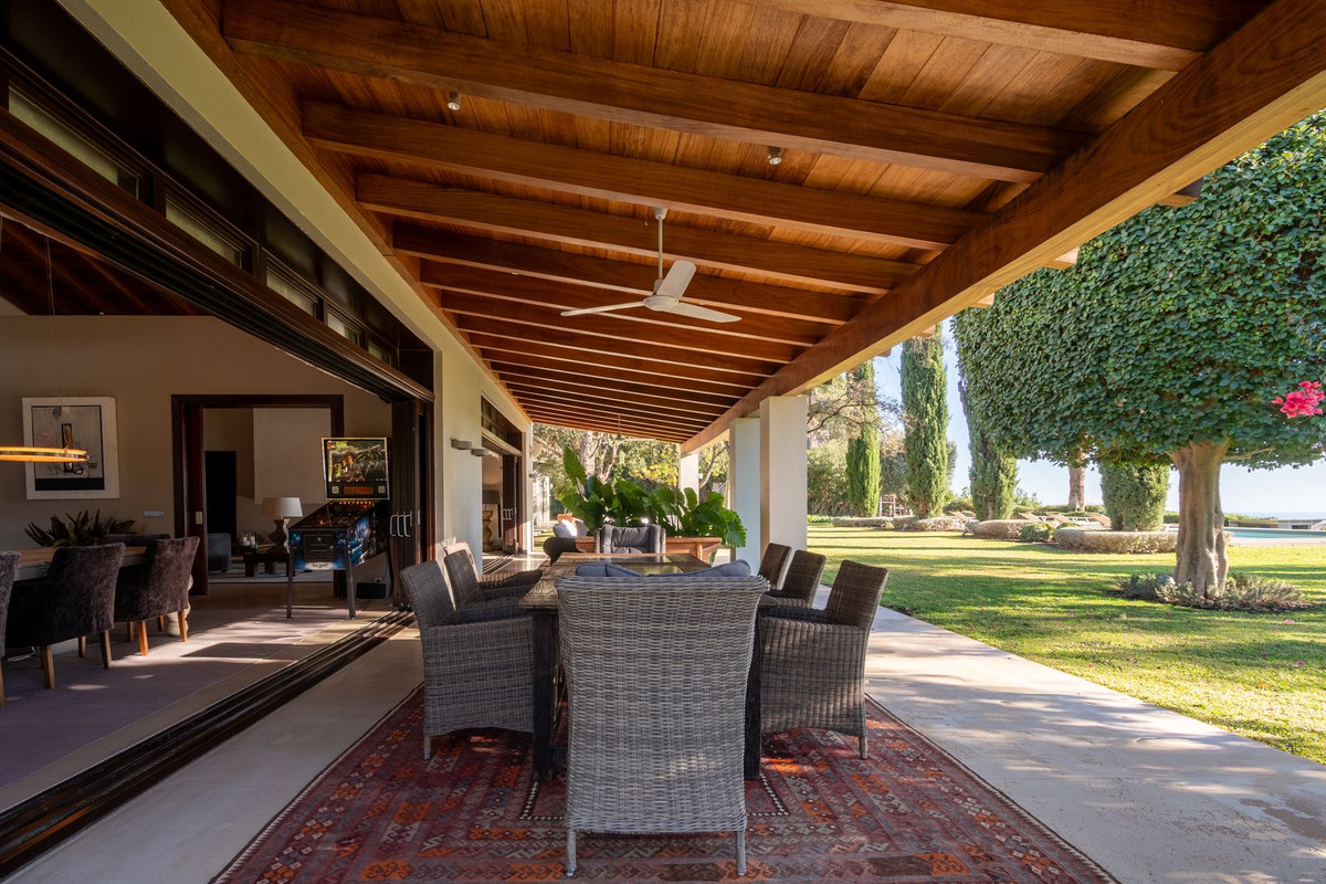 Se vende Villa - Chalet de 8 dormitorios en Costa Del Sol, Málaga, España