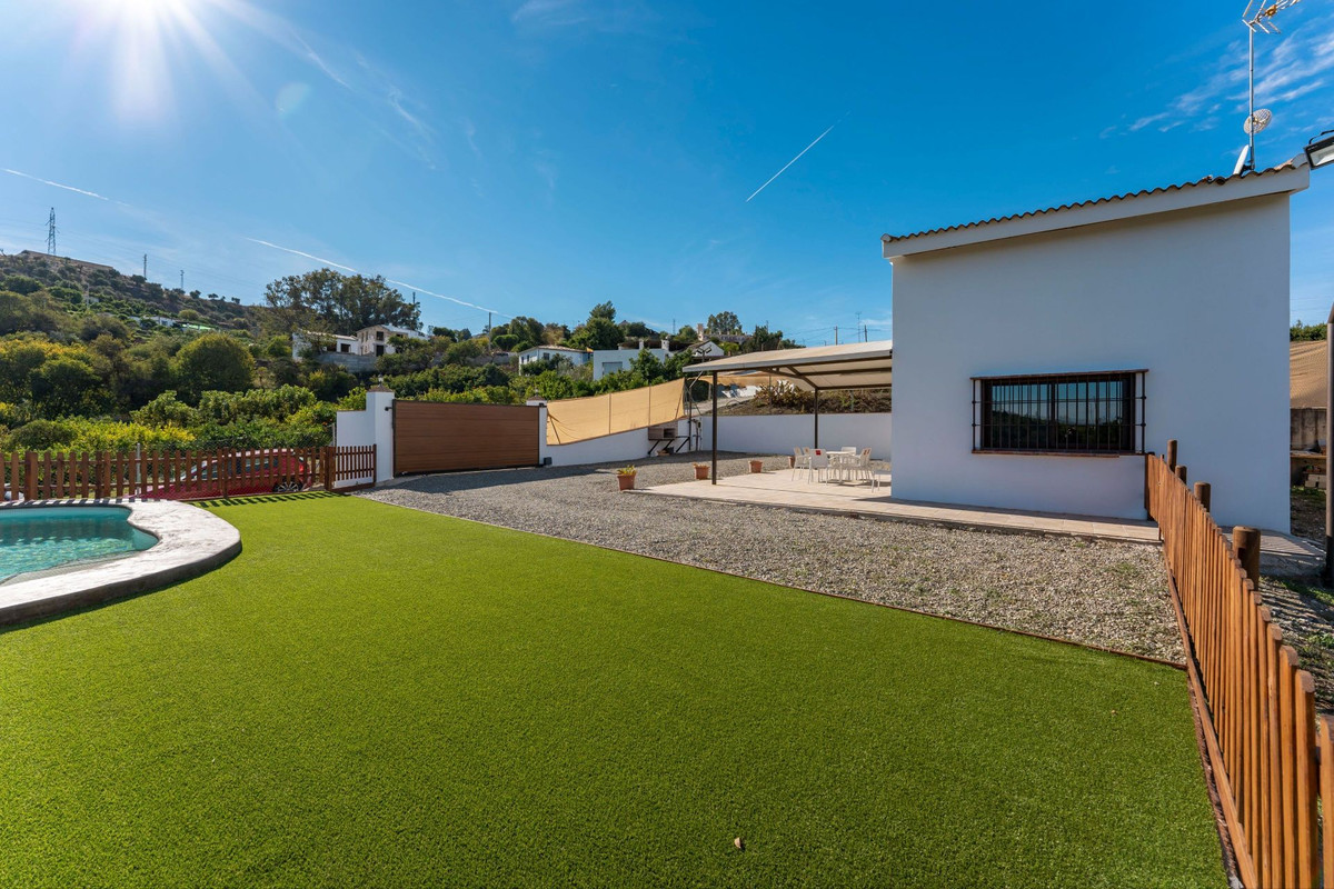 3 Bed Townhouse for sale in Coín Costa Del Sol, Málaga, Spain