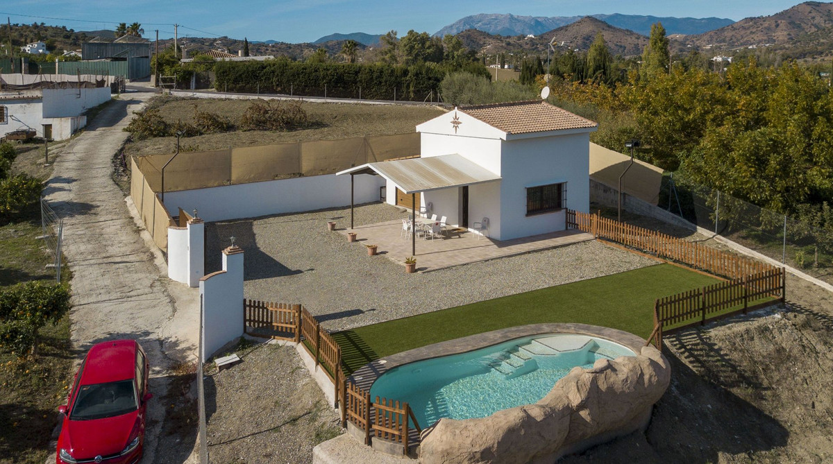 3 Bed Townhouse for sale in Coín Costa Del Sol, Málaga, Spain