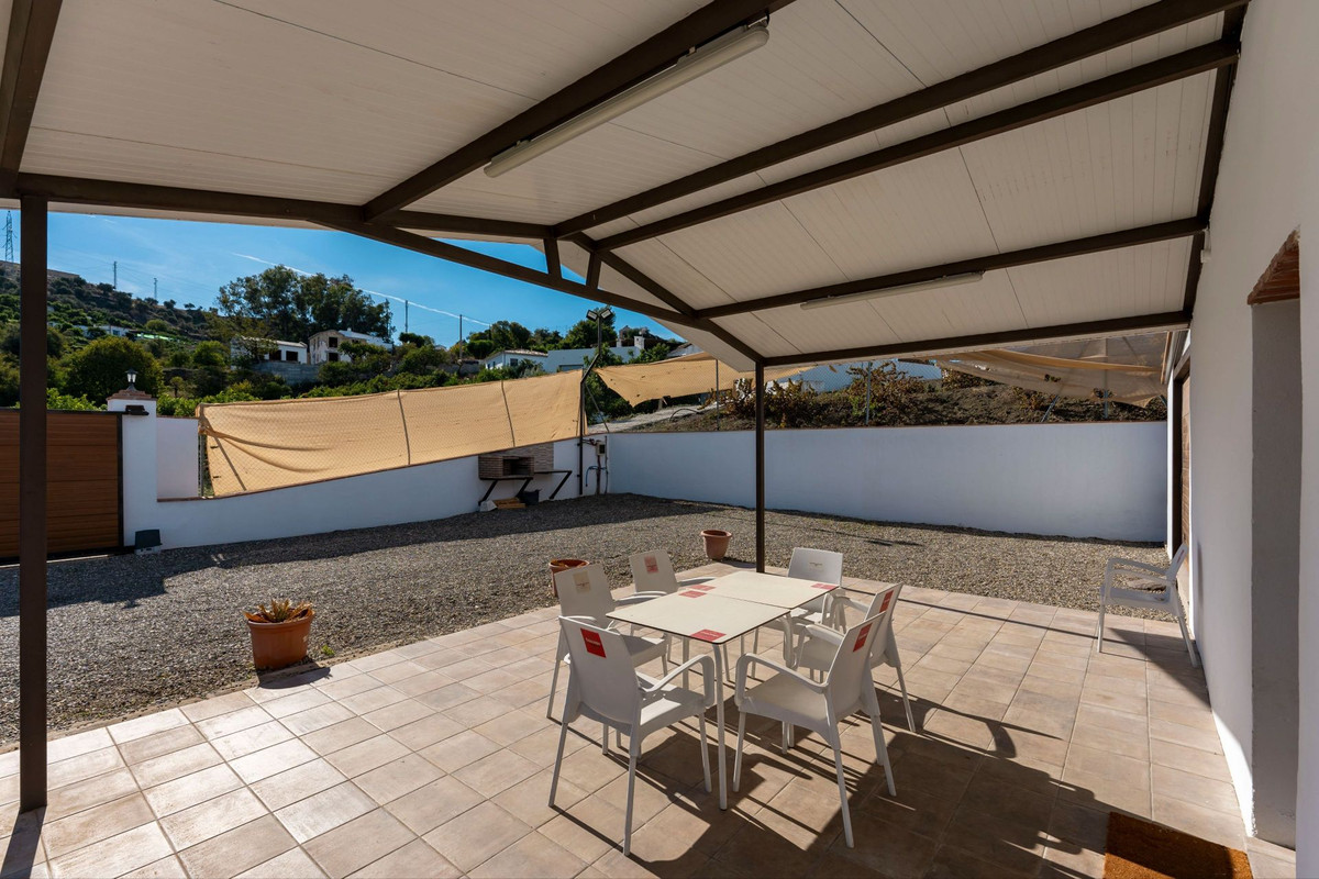 3 Bed Townhouse for sale in Coín Costa Del Sol, Málaga, Spain