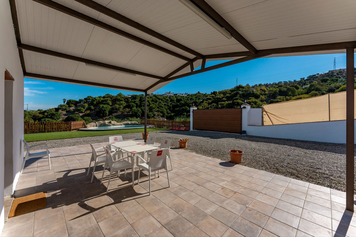 3 Bed Townhouse for sale in Coín Costa Del Sol, Málaga, Spain