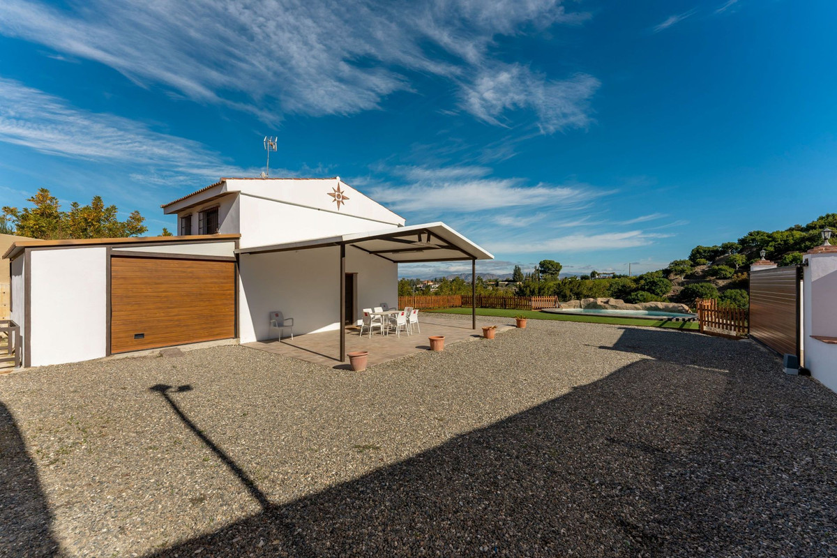 3 Bed Townhouse for sale in Coín Costa Del Sol, Málaga, Spain