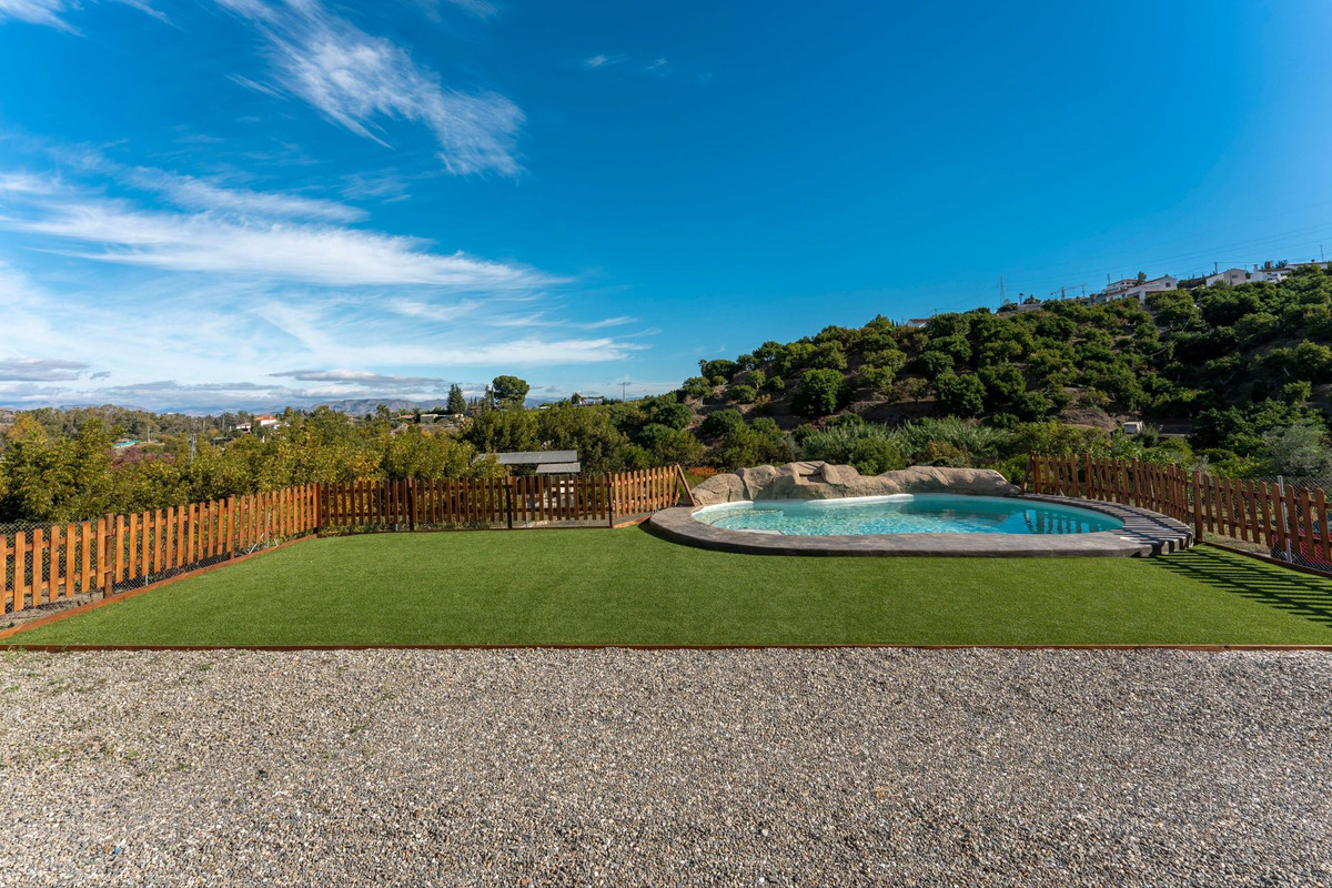 3 Bed Townhouse for sale in Coín Costa Del Sol, Málaga, Spain