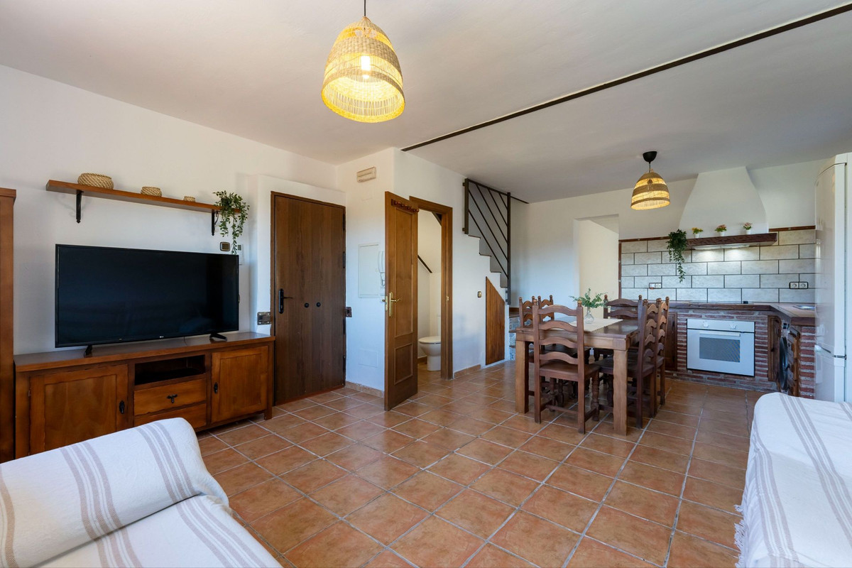 3 Bed Townhouse for sale in Coín Costa Del Sol, Málaga, Spain