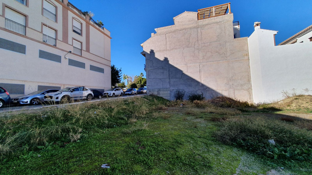Se vende Terreno Urbano  en Costa Del Sol, Málaga, España