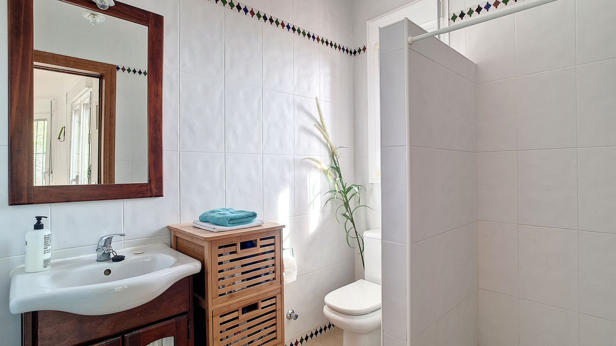3 Bed Townhouse for sale in Arenas Costa Del Sol East, Málaga, Spain