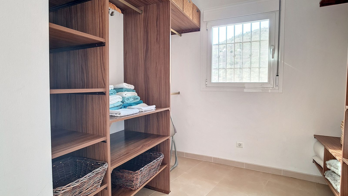 3 Bed Townhouse for sale in Arenas Costa Del Sol East, Málaga, Spain