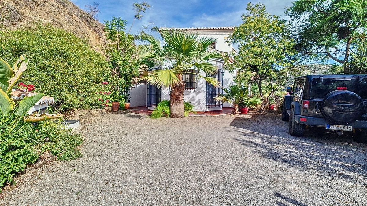 3 Bed Townhouse for sale in Arenas Costa Del Sol East, Málaga, Spain