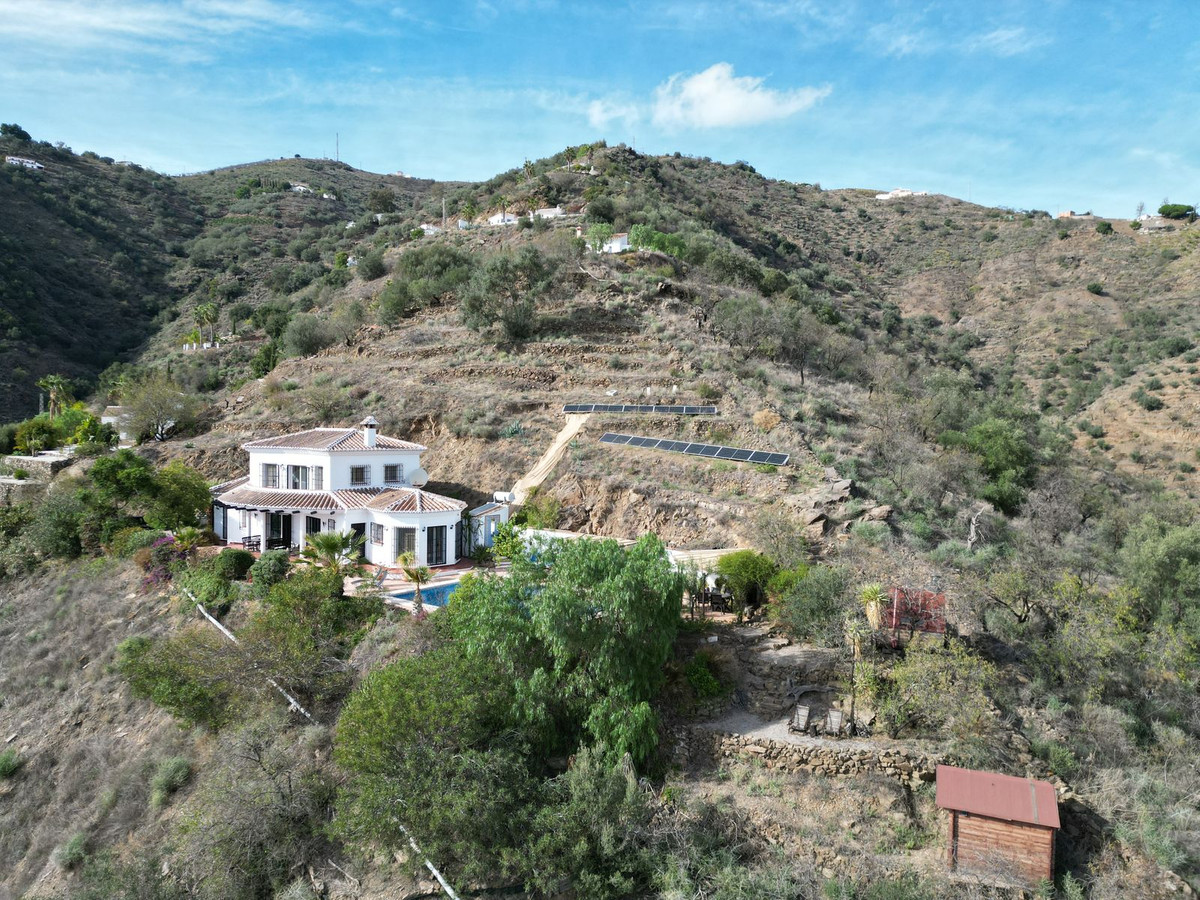 3 Bed Townhouse for sale in Arenas Costa Del Sol East, Málaga, Spain