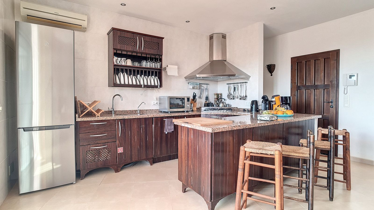 3 Bed Townhouse for sale in Arenas Costa Del Sol East, Málaga, Spain