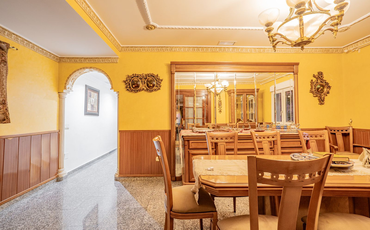 Se vende Villa - Chalet de 6 dormitorios en Costa Del Sol, Málaga, España