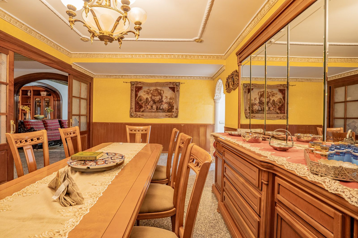 Se vende Villa - Chalet de 6 dormitorios en Costa Del Sol, Málaga, España