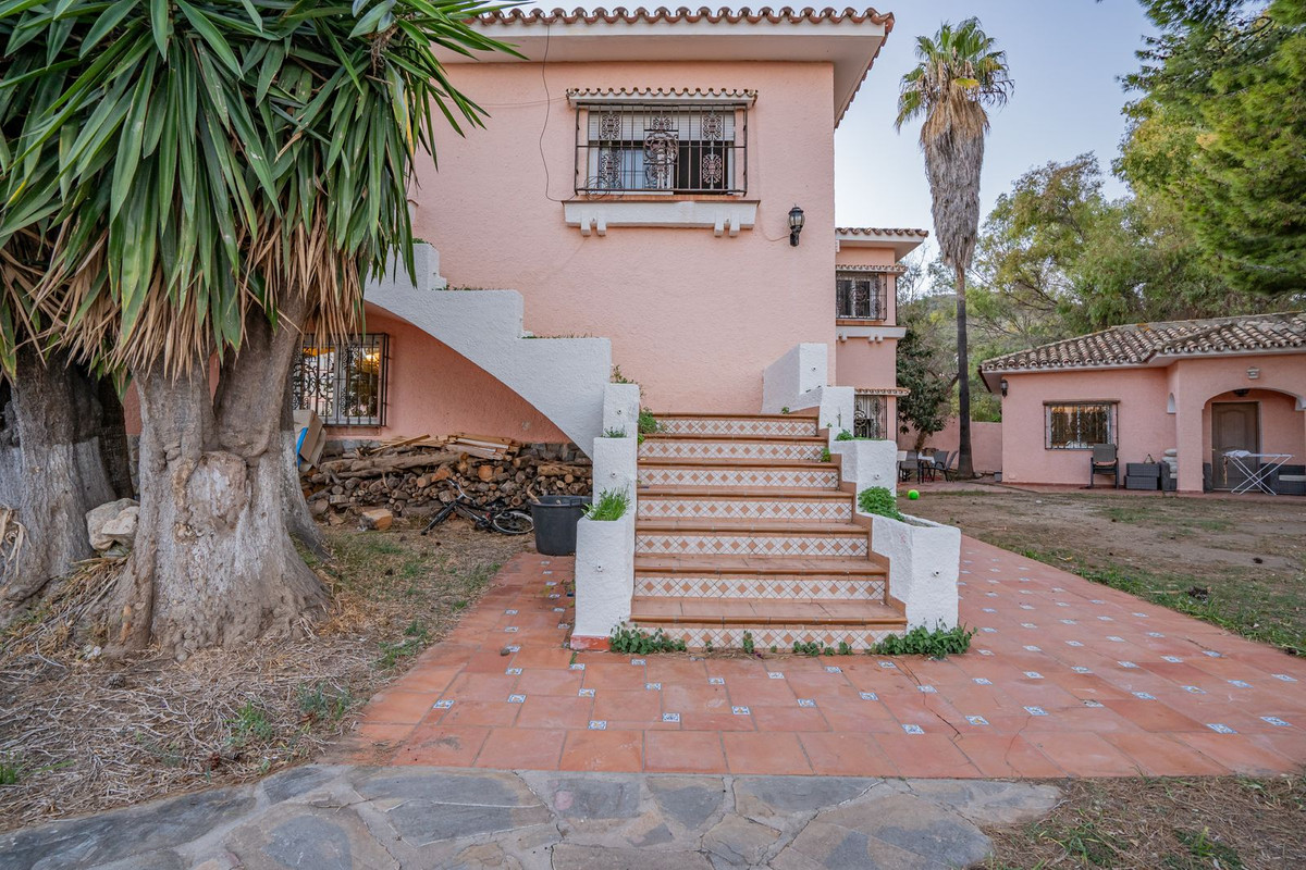 Se vende Villa - Chalet de 6 dormitorios en Costa Del Sol, Málaga, España
