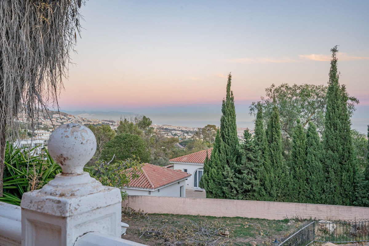Se vende Villa - Chalet de 6 dormitorios en Costa Del Sol, Málaga, España