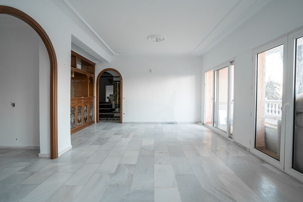 Se vende Villa - Chalet de 6 dormitorios en Costa Del Sol, Málaga, España