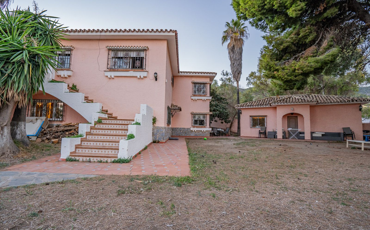Se vende Villa - Chalet de 6 dormitorios en Costa Del Sol, Málaga, España