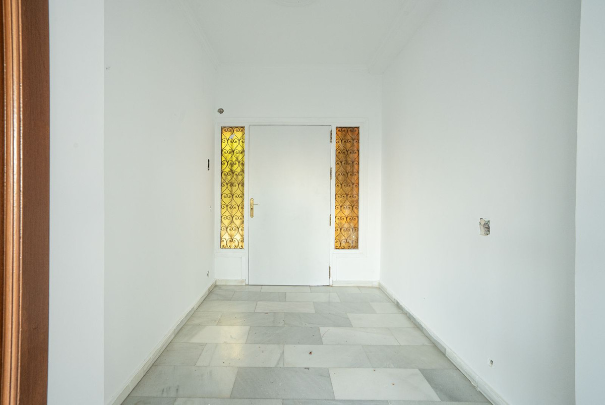 Se vende Villa - Chalet de 6 dormitorios en Costa Del Sol, Málaga, España