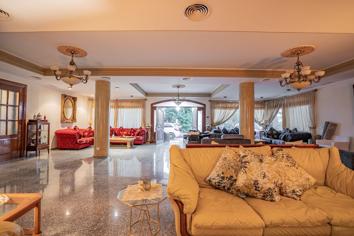 Se vende Villa - Chalet de 6 dormitorios en Costa Del Sol, Málaga, España