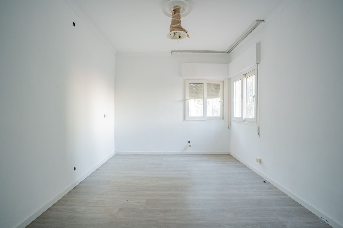 Se vende Villa - Chalet de 6 dormitorios en Costa Del Sol, Málaga, España