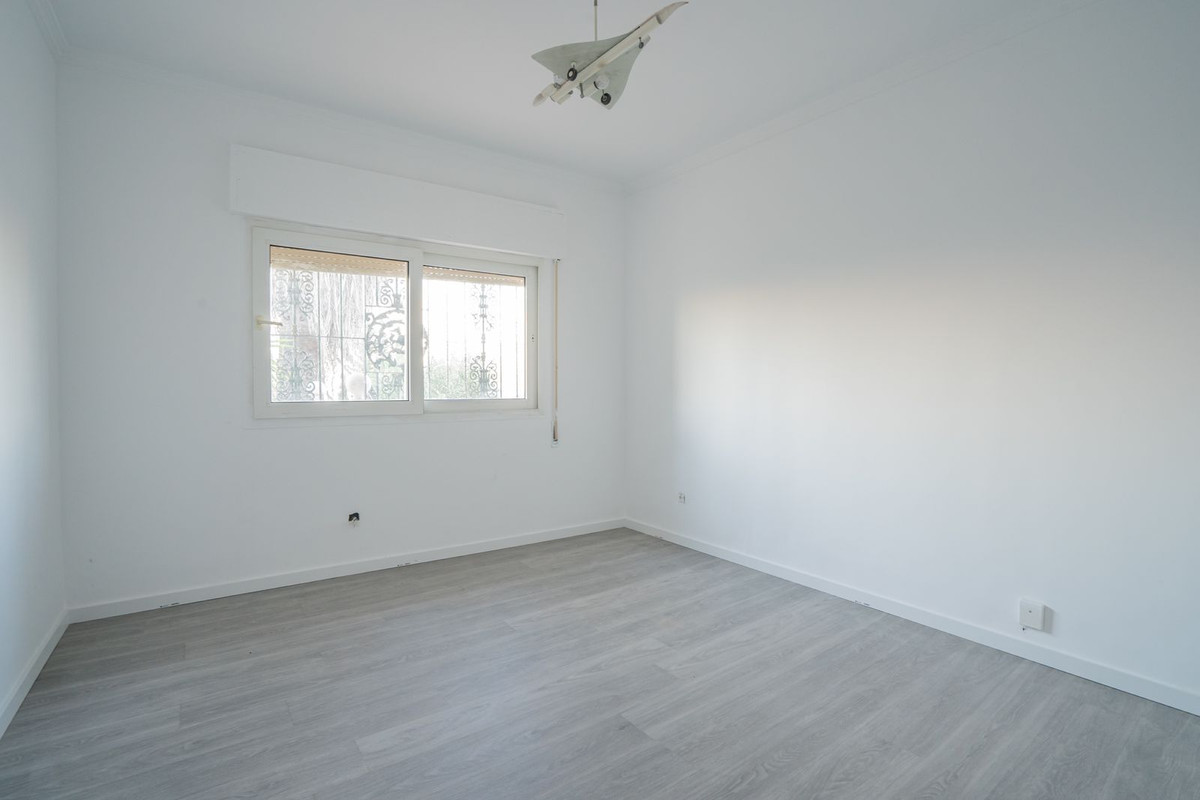 Se vende Villa - Chalet de 6 dormitorios en Costa Del Sol, Málaga, España