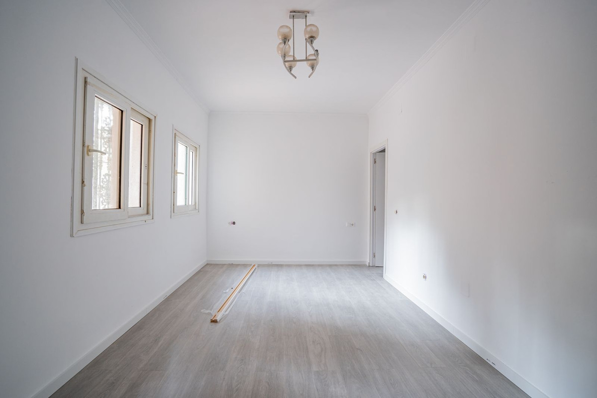 Se vende Villa - Chalet de 6 dormitorios en Costa Del Sol, Málaga, España