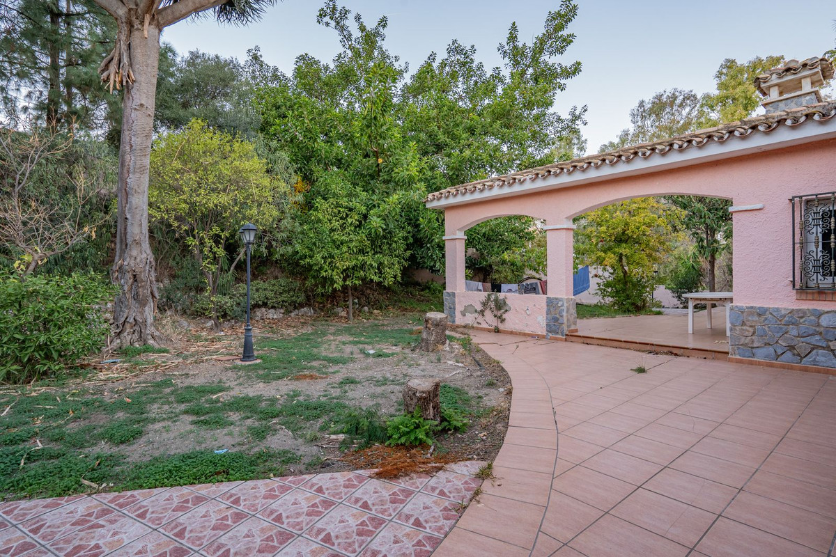 Se vende Villa - Chalet de 6 dormitorios en Costa Del Sol, Málaga, España
