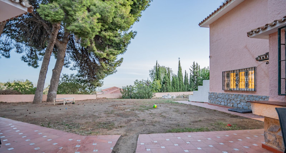 Se vende Villa - Chalet de 6 dormitorios en Costa Del Sol, Málaga, España