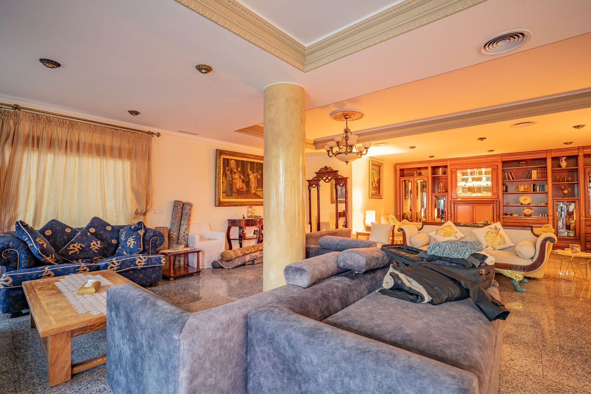 Se vende Villa - Chalet de 6 dormitorios en Costa Del Sol, Málaga, España