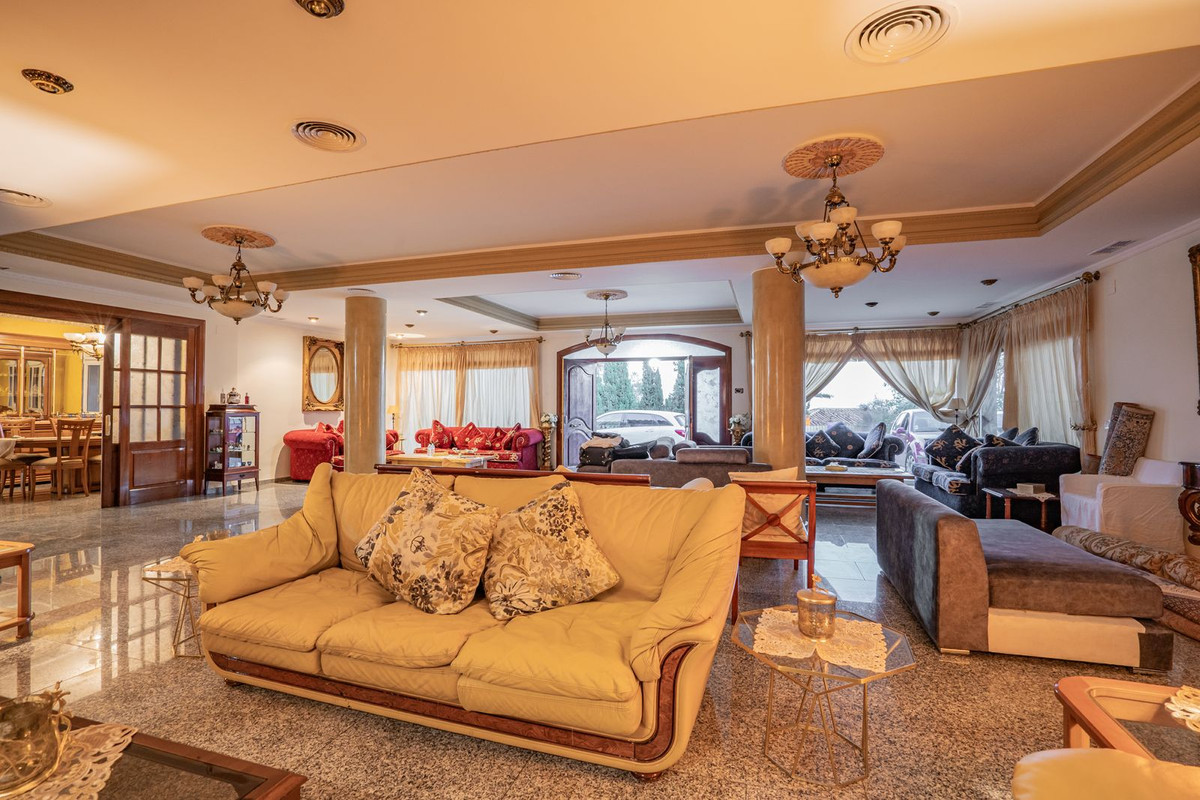 Se vende Villa - Chalet de 6 dormitorios en Costa Del Sol, Málaga, España