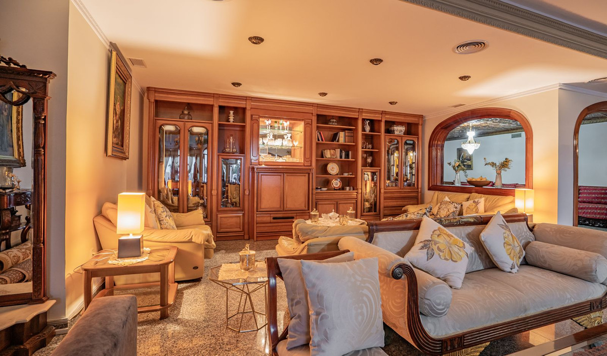 Se vende Villa - Chalet de 6 dormitorios en Costa Del Sol, Málaga, España