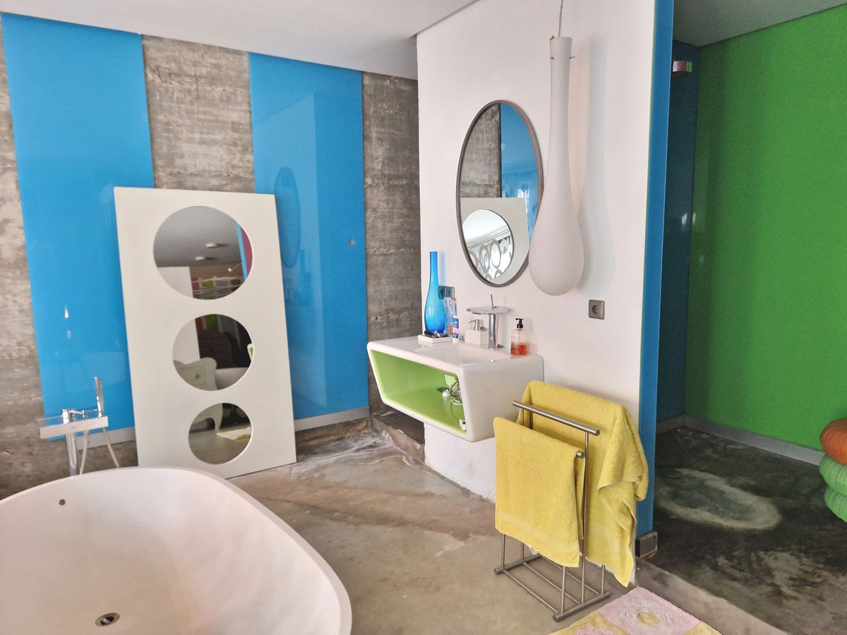 5 Bed Townhouse for sale in Estepona Costa Del Sol, Málaga, Spain
